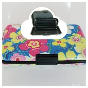 Credit cardCase w/ RFID Blocking Wallet: Multicolo